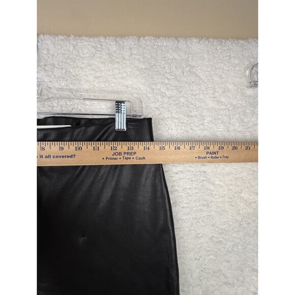 HUE Faux Leather Leggings M Black Split Hem NWT $48 - Picture 3 of 10